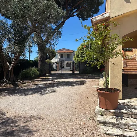 Podere 406 Bed & Breakfast 4*